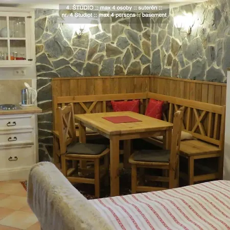 Quota 1010 Apartment